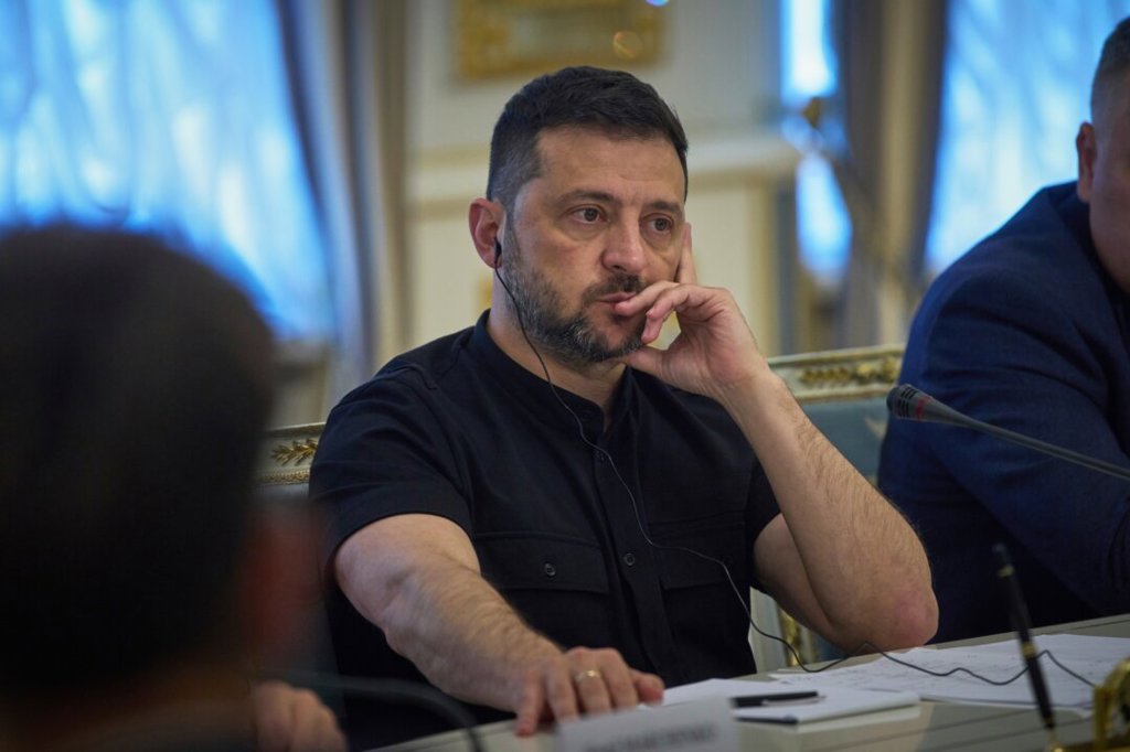 Украйна разрешава на мъжете под призовна възраст да пътуват в чужбина