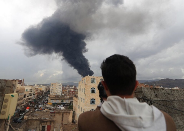 Израел нанесе удари по хутски цели в столицата на Йемен 1 Израел удари цели на хутите в йеменската столица