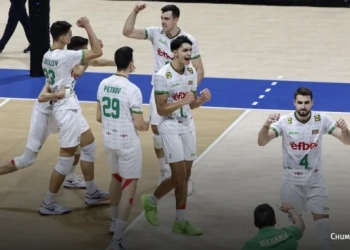 Радостта на българския отбор след победата над Чехия с 3:1 гейма.