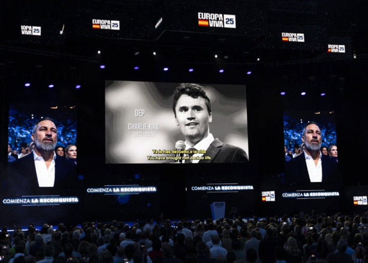 Продължават бденията и почетните церемонии в памет на Чарли Кърк по целия свят 1 Бдения и възпоменателни церемонии в памет на Чарли Кърк се проведоха по целия свят