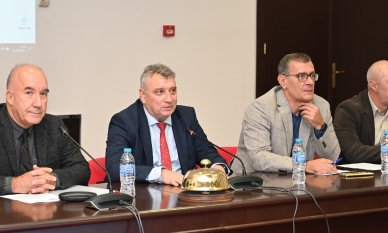 4b2ebd9e fe72 406d bdd2 ab5cd3f761bb