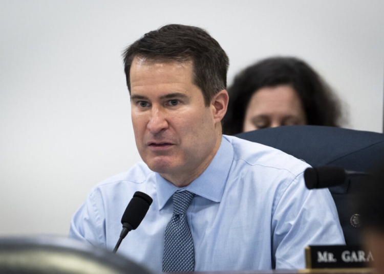 Демократите в Камарата на представителите искат да спрат финансирането на американски военни действия срещу Венецуела