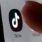 Парижката прокуратура разследва TikTok заради съдържание, подтикващо младежи към самоубийство 23 Парижката прокуратура разследва TikTok заради съдържание, подтикващо младежи към самоубийство
