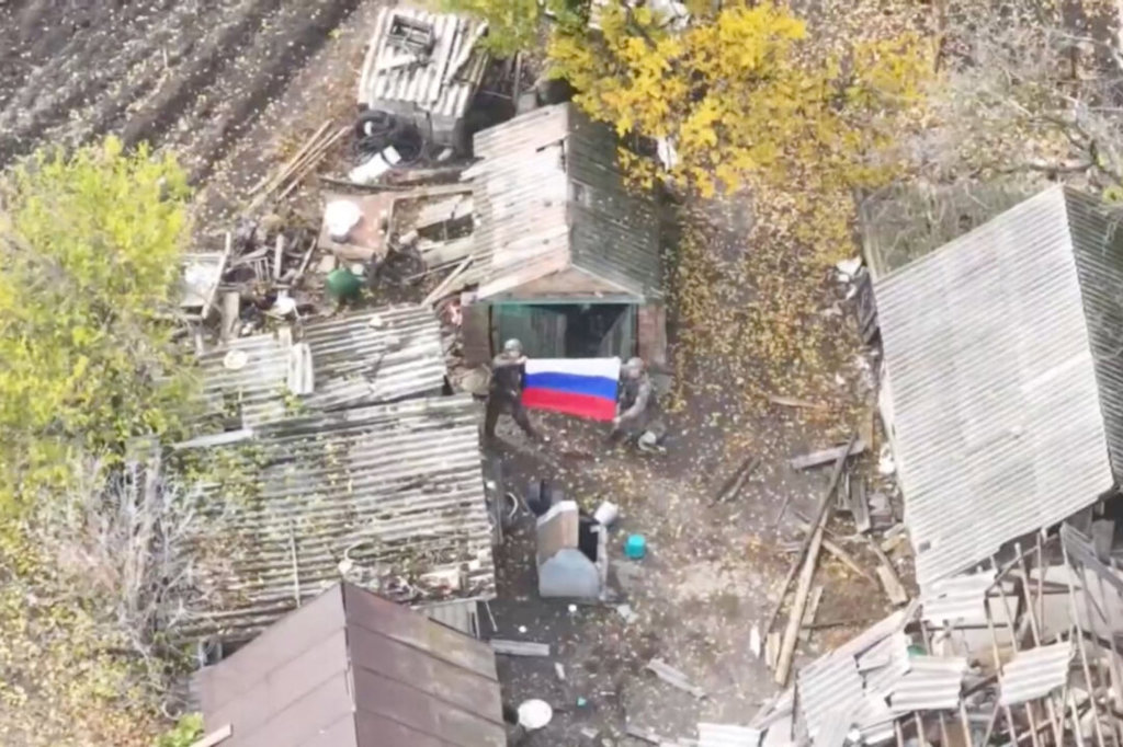 Руските атаки срещу Украйна убиха двама души и оставиха Донецка област без електричество