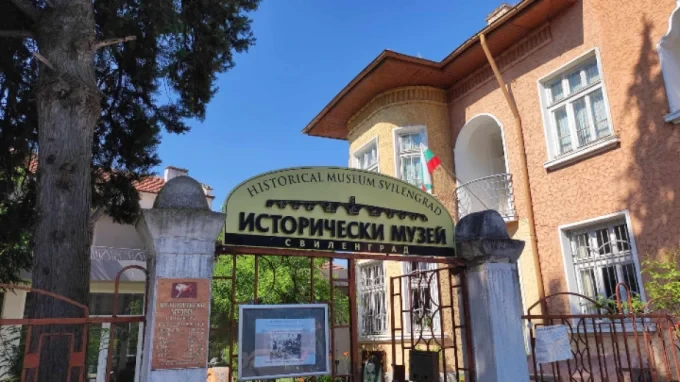 Международната художествена изложба „Изкуството на Джън-Шан-Жен“ на пресечната точка на три държави 2 7a2aba30cf86d61f6b0028e2158ab089