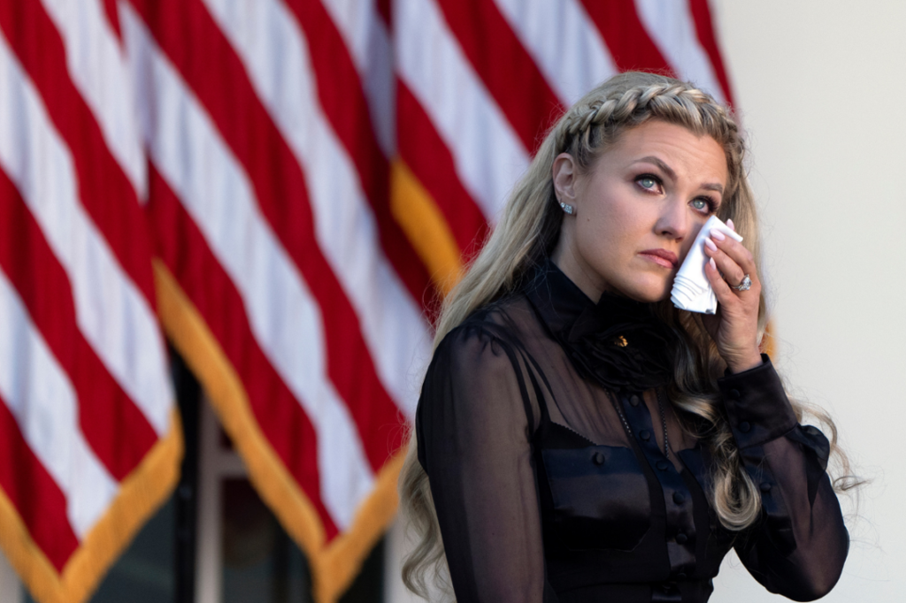 Ерика Кърк разказва за последните мигове с Чарли преди атентата срещу него 5 Ерика Кърк разказва за последните мигове с Чарли преди атентата срещу него