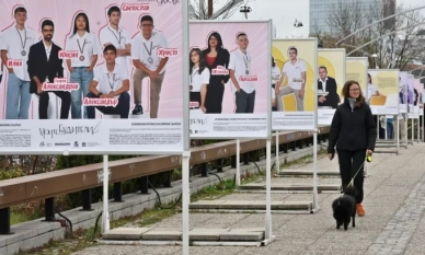 Изложбата „Фантастични умове“ 2025 продължава до 19 ноември на „Моста на влюбените“ в столицата