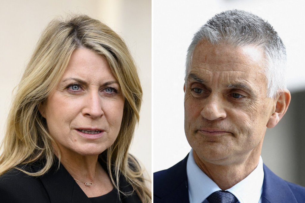 (Вляво) Главният изпълнителен директор на BBC News Дебора Търнес на събитие в Лондон на 13 октомври 2022 г. (Вдясно) Генералният директор на BBC Тим Дейви в BBC World Service в Лондон на 28 април 2022 г. (Leon Neal/Getty Images, Hannah McKay/AFP via Getty Images)