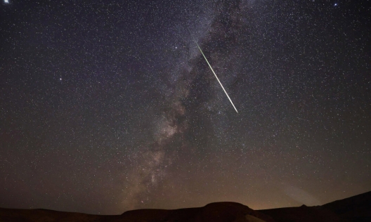 Един от най-впечатляващите метеорни дъждове за годината ще открие 2026-та - ето какво трябва да знаете