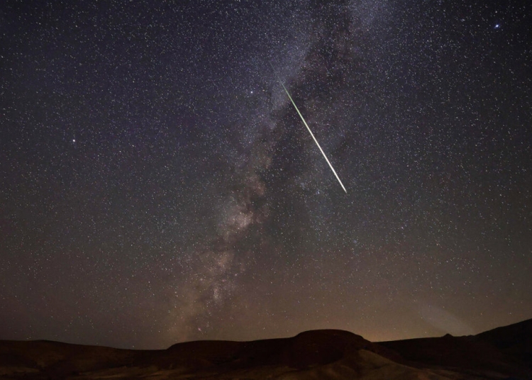Един от най-впечатляващите метеорни дъждове за годината ще открие 2026-та - ето какво трябва да знаете