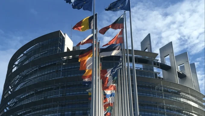 През идващата седмица страните членки на ЕС трябва да вземат решение дали да финансират подкрепата за Украйна, като използват за гаранция замразените руски активи в Белгия в размер на 185 милиарда евро