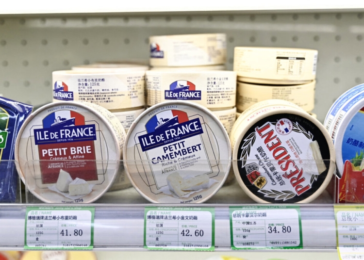 Китай налага високи мита на европейските млечни продукти като отговорна мярка