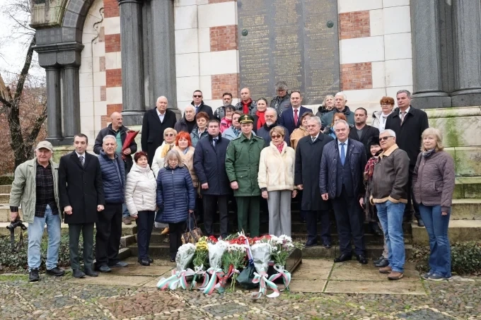 Ден преди края на успешната обсада на Плевен - посланик Митрофанова почете загиналите руски войници и български опълченци 1 Ден преди края на успешната обсада на Плевен – посланик Митрофанова почете загиналите руски войници и български опълченци