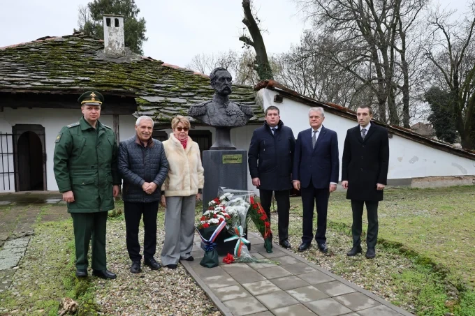 Ден преди края на успешната обсада на Плевен - посланик Митрофанова почете загиналите руски войници и български опълченци 2 image 18
