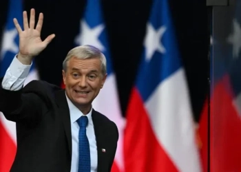 Чили ще има консервативен президент с германски произход 1 Бъдещият президент на Чили Хосе Антонио Каст иска да облекчи данъчната тежест върху предприятията и да прекрати незаконната миграция в Чили. Снимка: Ейтан Абрамович / AFP/Getty Images