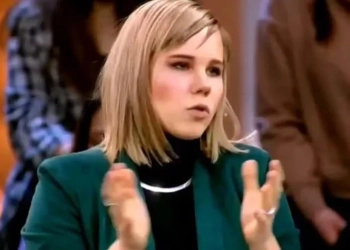 Даря Дугина днес щеше да навърши 33 години 1 Даря Дугина беше единствената дъщеря на руския философ Александър Дугин. Тя загина, преди да навърши 30 години, в атентат, предназначен за нейния баща