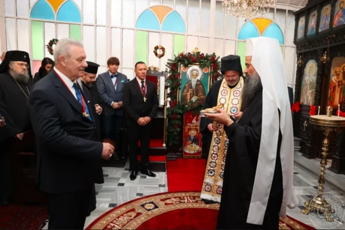 Патриарх Даниил след посещението в Истанбул: Сърцата ни са изпълнени с мир 6 image 64
