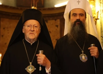 Патриарх Даниил след посещението в Истанбул: Сърцата ни са изпълнени с мир 1 Патриарх Вартоломей и патриарх Даниил в края на мирното посещение на главата на БПЦ в Истанбул. Снимки: Българска патриаршия