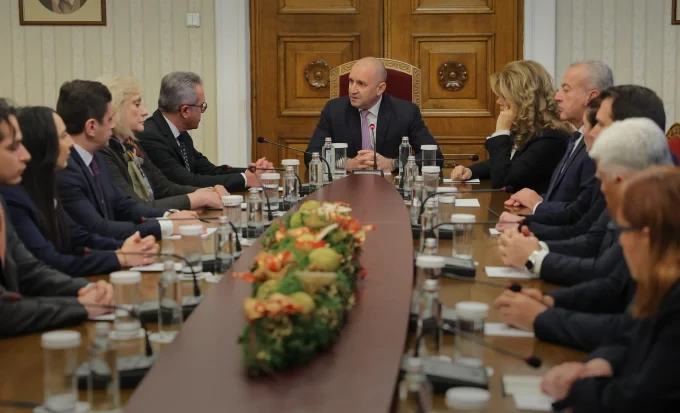 Седмица продължиха разговорите на президента Румен Радев с парламентарно представените девет партии 4 pho 0659