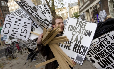 Антисоциалният акт в сърцевината на социализма