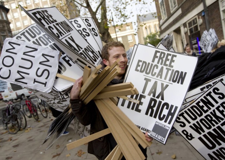 Антисоциалният акт в основата на социализма 1 Антисоциалният акт в сърцевината на социализма