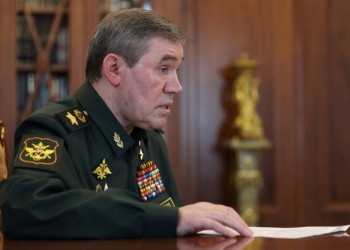 Руски генерал: Путин заповядал разширяването на буферната зона в Украйна 2 Върховен руски генерал заяви, че Путин заповяда разширяване на буферната зона в Украйна до 2026 година