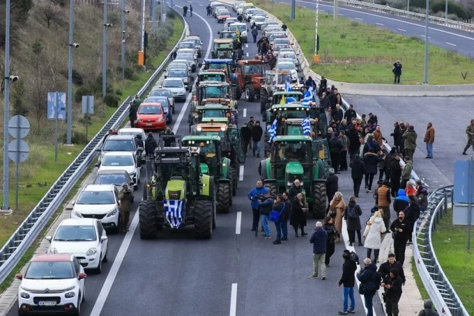 Вицепремиерът Гроздан Караджов проведе спешен разговор с гръцкия министър заради ескалиращите блокади по границата 1 Вицепремиерът Гроздан Караджов проведе спешен разговор с гръцкия министър заради ескалиращите блокади по границата
