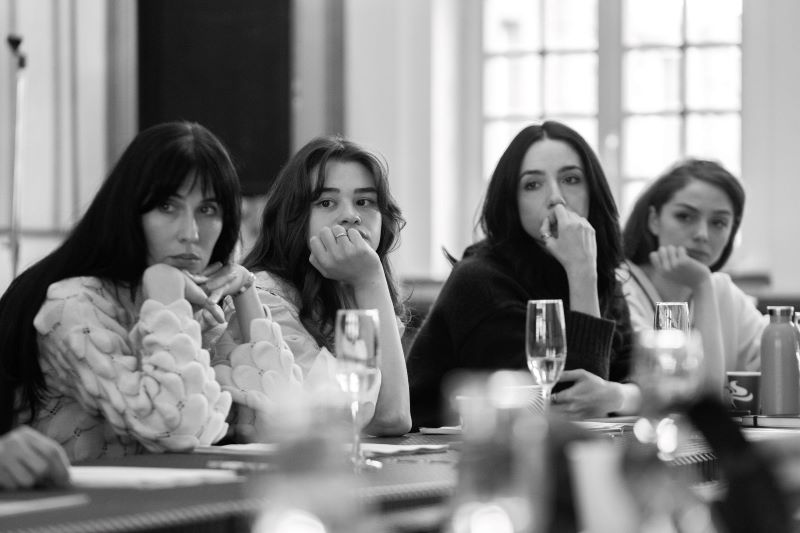 С „Малката Англия“ Диана Добрева се завръща в Народния театър 4 fb22370f-7610-4c10-8a33-9cb64cfb831a.jpg