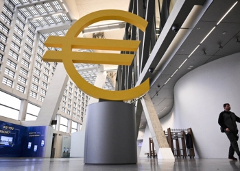 Инфлацията в еврозоната падна до 2 процента и достигна целта на Европейската централна банка 4 Инфлацията в еврозоната падна до 2 процента и достигна целевата стойност на Европейската централна банка
