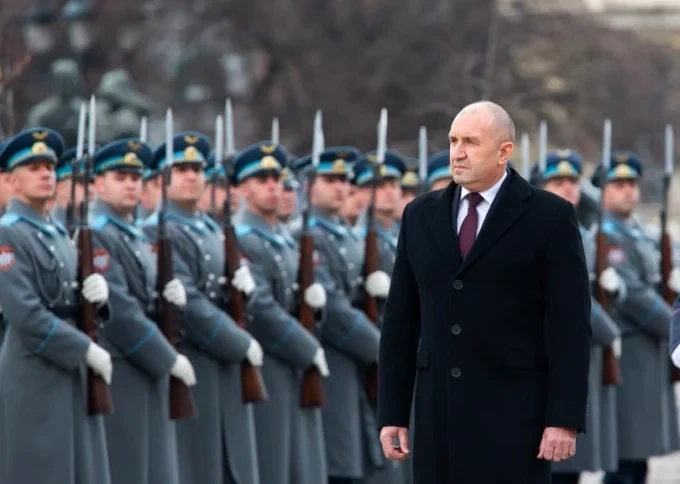 Тържествена Света литургия и благославяне на бойните знамена за Богоявление 1 Тържествена Света литургия и благославяне на бойните знамена за Богоявление