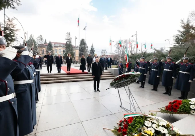 Тържествена Света литургия и благославяне на бойните знамена за Богоявление 3 image 20
