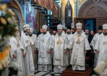 Митрополит Онуфрий: Никой, който се е борил или се бори срещу Църквата, не побеждава. Никога! (обновена) 2 Митрополит Онуфрой в Киево-Печорската Лавра на 7-ми януари 2026 г., по време на богослужението за Рождество Христово, който УПЦ празнува по Юлианския календар. Снимки: Украинска православна църква