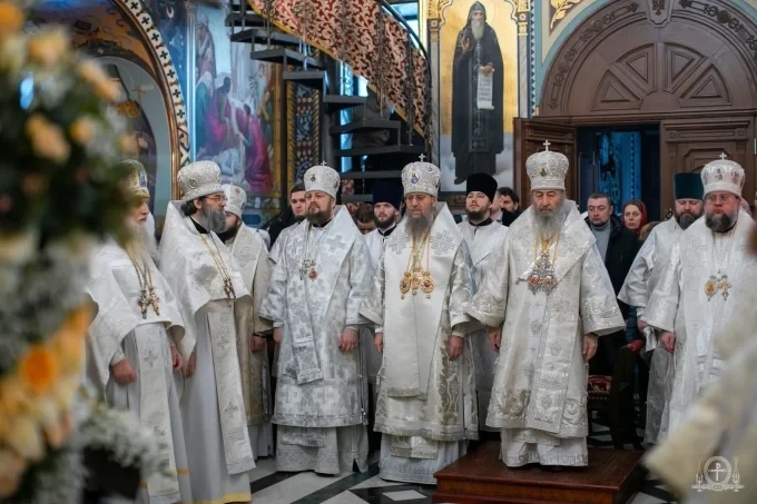 Митрополит Онуфрой в Киево-Печорската Лавра на 7-ми януари 2026 г., по време на богослужението за Рождество Христово, който УПЦ празнува по Юлианския календар. Снимки: Украинска православна църква
