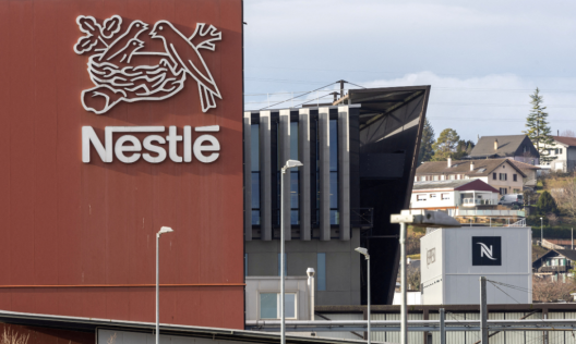 Нестле изтегля част от бебешките си храни в Европа заради токсини