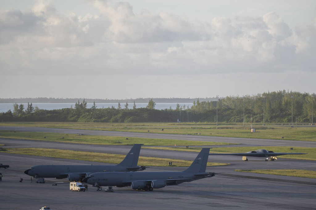 Тръмп призова Великобритания да запази територията си в Индийския океан заради напрежението с Иран