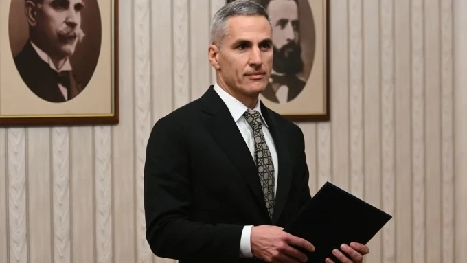 Служебното правителство на Андрей Гюров ще бъде утвърдено днес с указ на президента