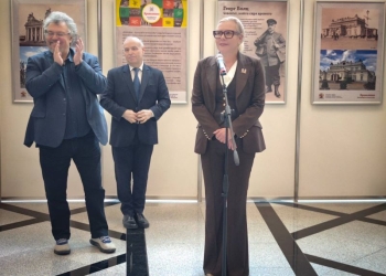 Изложбата „Времелиние – фотографско пътешествие“ в Народното събрание 5 b653178d 4678 4dcb 9fc2 51817e35f74c