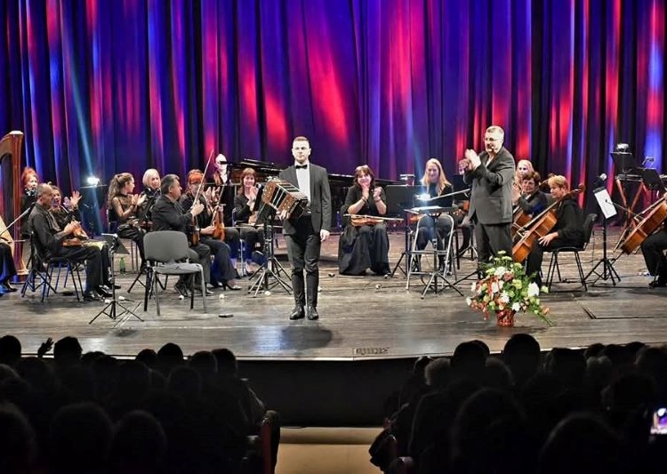 c78c3fc9 61e0 473a 8a8d 393ecafa4544