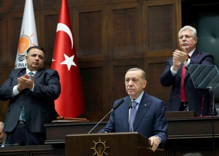 Турция въвежда задължителна идентификация в социалните мрежи, за да сложи край на анонимността в интернет