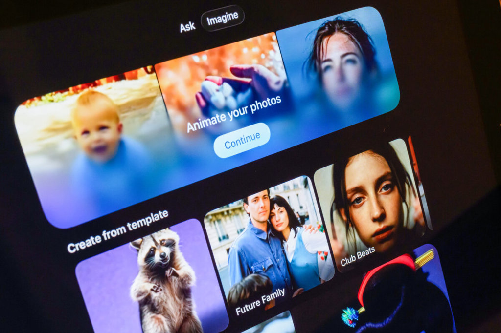 Френската полиция нахлу в парижкия офис на X, прокурорът призова Мъск 30 Екран показва примери за видеоклипове, създадени с AI, направени с приложението Grok на Xai в Лондон на 12 януари 2026 г. (Leon Neal/Getty Images)