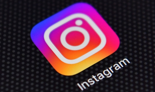Instagram започна да изпраща сигнали до родителите, когато тийнейджъри търсят информация за самоубийство или самонараняване