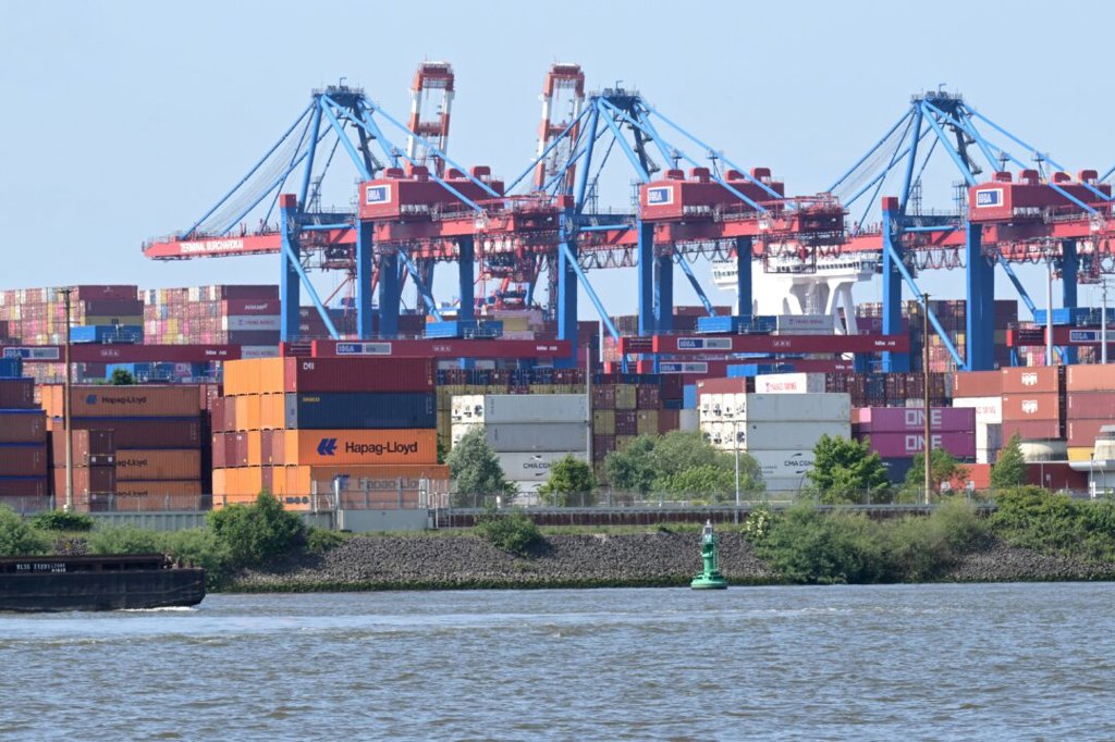 ЕС призовава САЩ да спазят условията на търговското споразумение след решението на Върховния съд