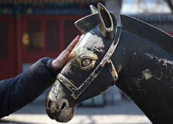 В Китай по-скромната празнична Лунна Нова година отрази икономическите трудности и безпокойството 3 В Китай по-тихото празнуване на Лунната Нова година отрази икономическите трудности и неувереността