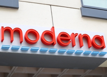 Европейският регулатор препоръча одобряването на ваксината на Moderna срещу COVID и грип 7 Европейският регулатор препоръча одобряване на ваксината на Moderna срещу COVID и грип