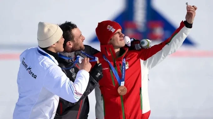 Бронзовият медалист от Зимните олимпийски игри Тервел Замфиров се завърна в България