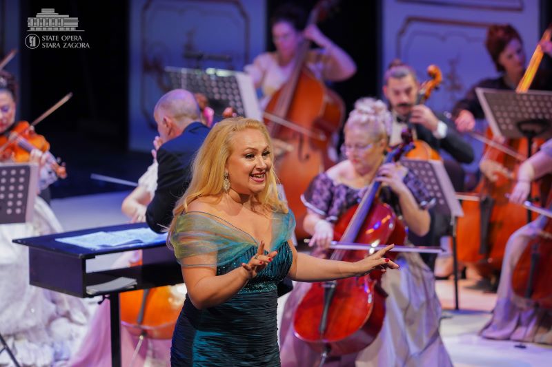 Пролетен бал в Старозагорската опера 2 09bea7bb-7d2a-42f7-9770-c9f52033f136.jpg