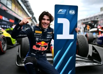 Никола Цолов спечели своята първа победа във Формула 2 6 Никола Цолов спечели своята първа победа във Формула 2