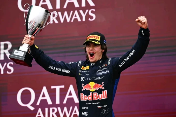 Никола Цолов спечели своята първа победа във Формула 2 2 2