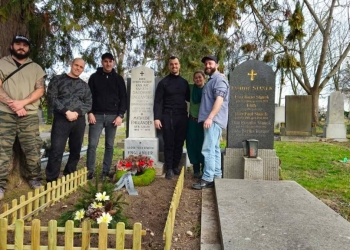 Иван Тренев: възстановихме паметната плоча на капитан Дагобер Енглендер във Виена 4 Българските патриоти, възстановили надгробната плоча на капитан Дагоберт Енглендер в Централните виенски гробища, 8 март 2026 г. (Снимка: Иван Тренев)