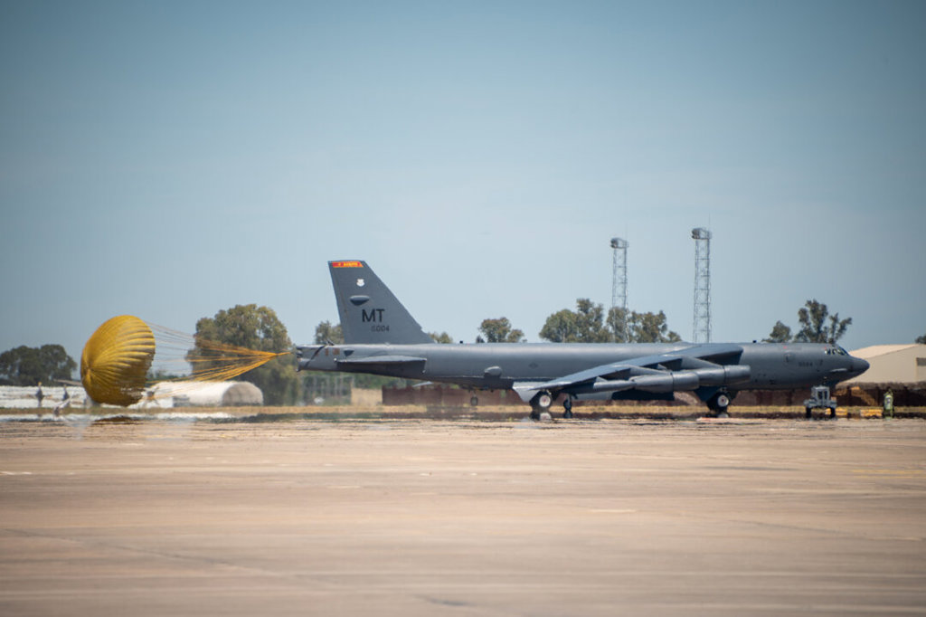 Тръмп заяви, че САЩ ще прекъснат търговските си връзки с Испания, след като страната отказа достъп до своите военни бази